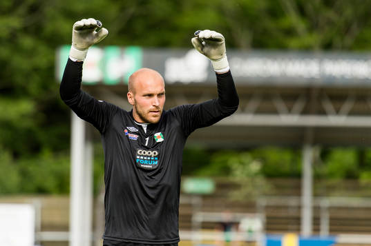 Varbergs målvakt Peter Dahlberg före fotbollsmatchen i