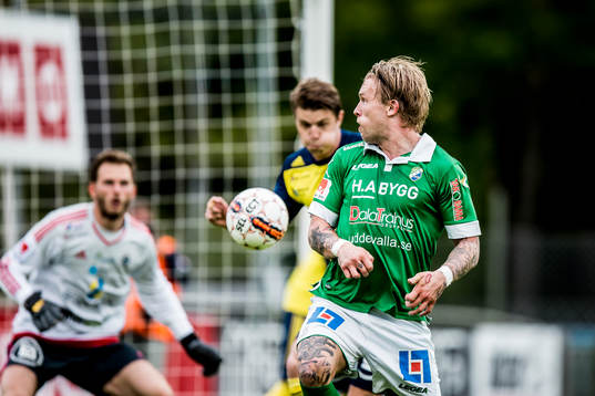 Ljungskiles Tim Nilsen klackar in 2-1
