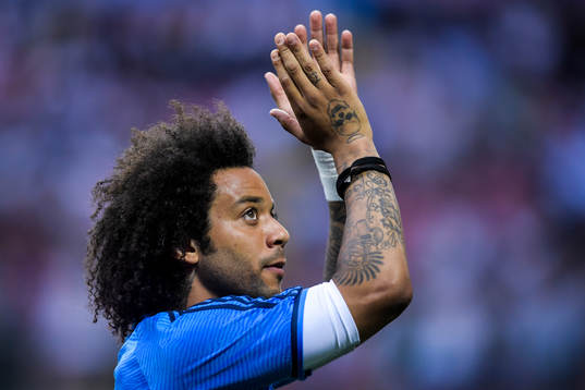 Real Madrids Marcelo klappar mot publiken
