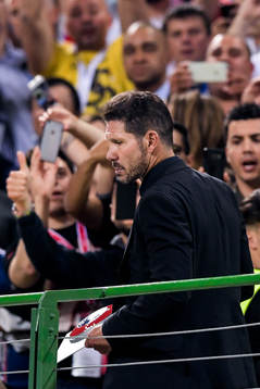 Atletico Madrids tränare Diego Simeone deppar