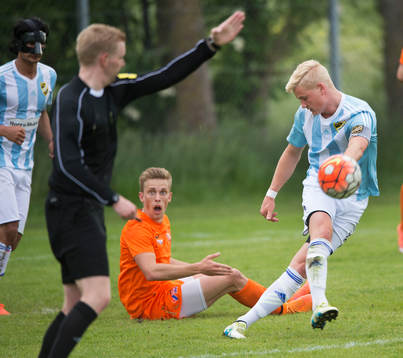 IFK Hässleholms Linus Svensson i matchen i division 2