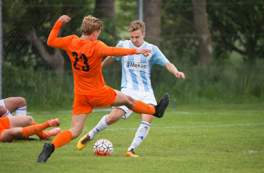 IFK Hässleholms Erik Åberg i matchen i division 2 mellan