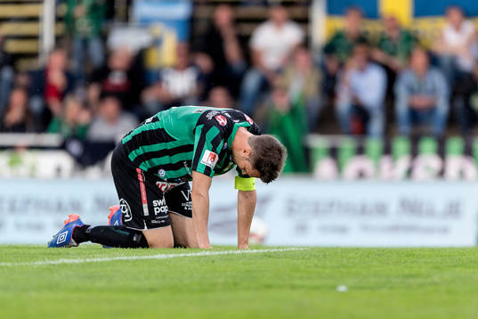 Varbergs Peter Nyström blir skadad och utbytt