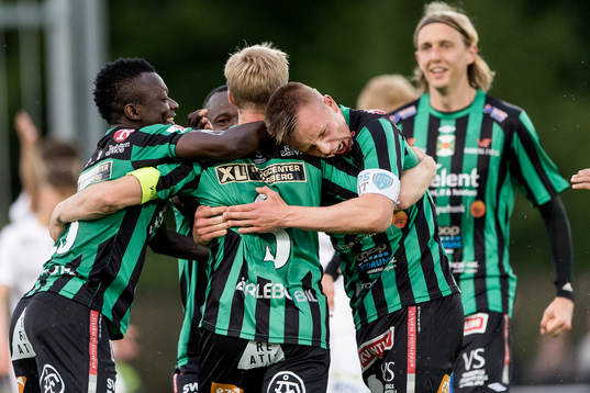 Varbergs spelare jublar