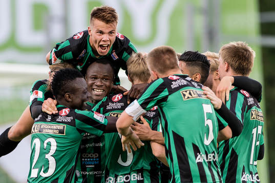 Varbergs spelare jublar
