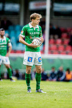 Ljungskiles Jakob Olsson ska skjuta en frispark