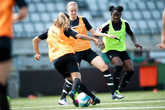 Rosengårds Amanda Ilestedt och Anita Asante