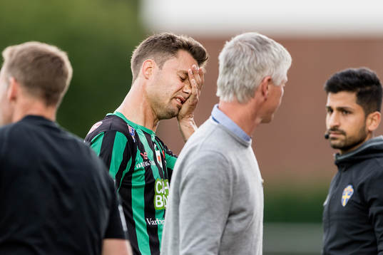 Varbergs Peter Nyström blir skadad och utbytt