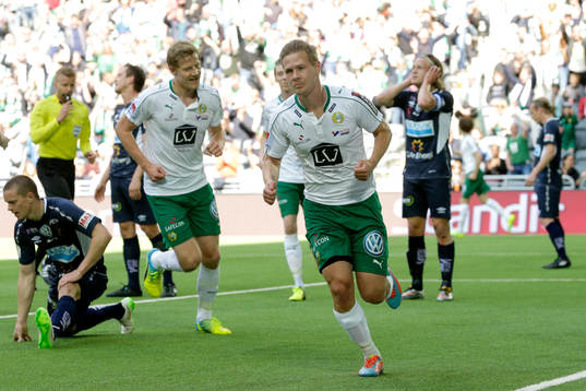 Hammarbys Erik Israelsson jublar