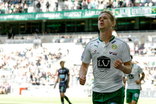 Hammarbys Erik Israelsson jublar
