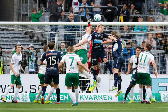 Hammarbys Lars Saetra och målvakt Ögmundur Kristinsson i