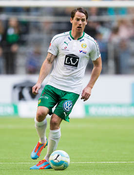 Hammarbys Johan Persson med bollen
