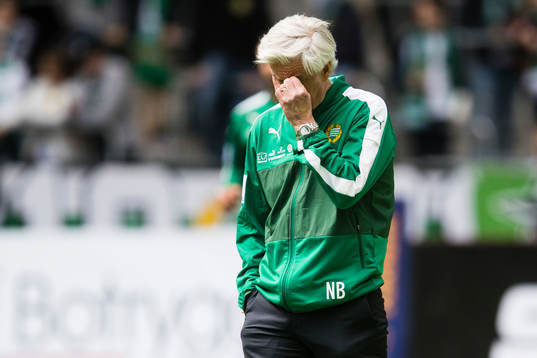 Hammarbys tränare Nanne Bergstrand innan fotbollsmatchen i