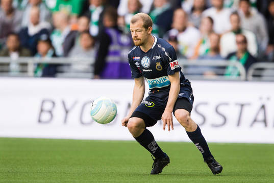 Gefles Jonas Lantto med bollen