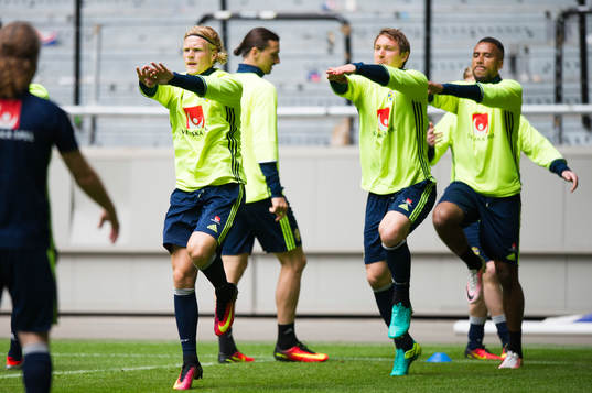Oscar Hiljemark, Kim Källström och Isaac Kiese Thelin