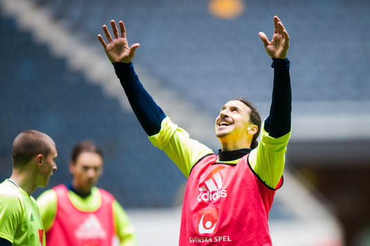 Zlatan Ibrahimovic jublar