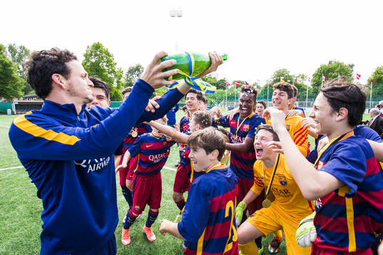 Barcelonas spelare och ledare jublar