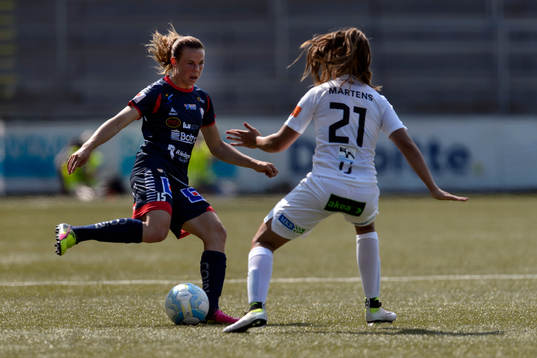 Linköpings Jessica Samuelsson mot Rosengårds Lieke Martens