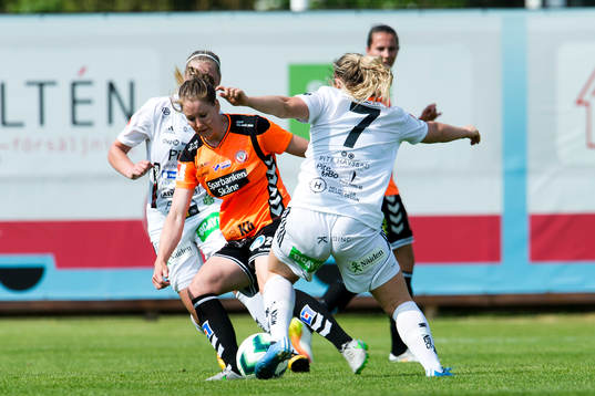 Kristianstads Mia Carlsson och Piteås Irma Helin