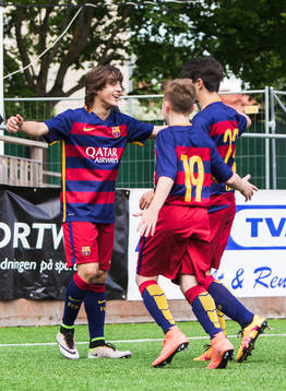 Barcelona Pablo Moreno jublar med lagkamrater