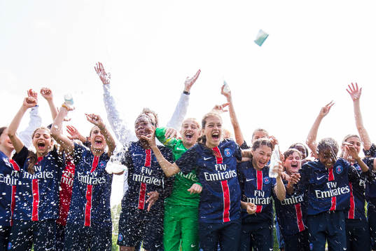 Paris Saint-Germain spelare jublar