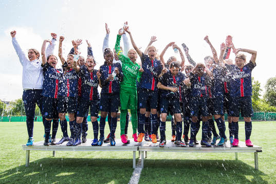 Paris Saint-Germain spelare jublar
