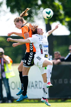 Kristianstads Amanda Edgren och Piteås Josefin Johansson i