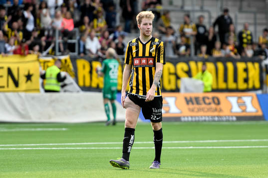 Häckens Samuel Gustafson med lindat lår