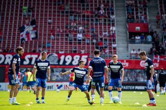 IFK Göteborgs spelare värmer upp