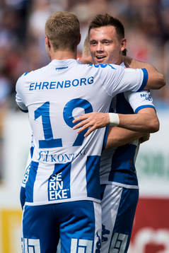 IFK Göteborgs Gustav Engvall kramar om Jakob Ankersen