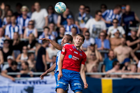IFK Göteborgs Haitam Aleesami i nickduell med Helsingborgs