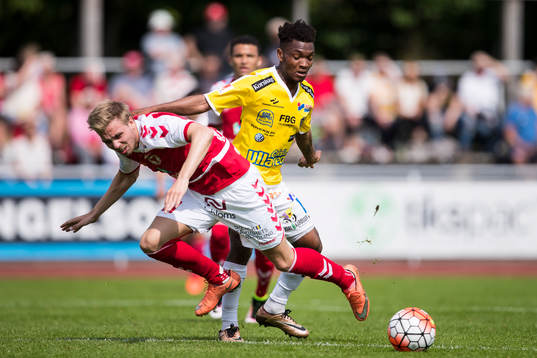 Kalmars Jonathan Ring och Falkenbergs Enock Kwakwa