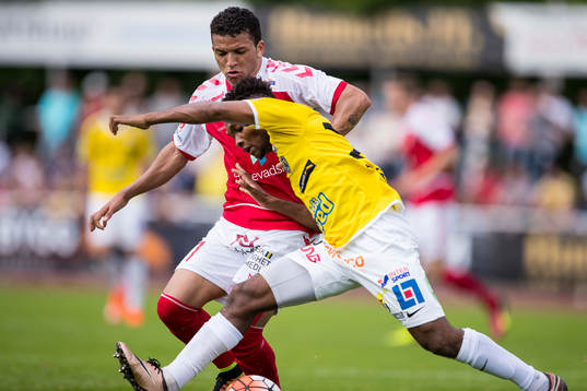 Kalmars Ismael Silva Lima och Falkenbergs Enock Kwakwa