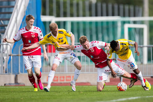 Kalmars Rasmus Elm och Falkenbergs Per Karlsson och Kalmars