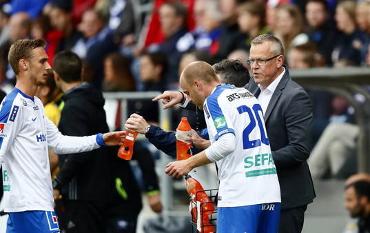 Norrköpings tränare Jan Andersson ger order till Daniel