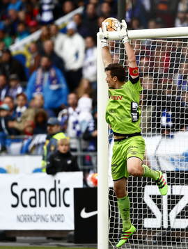 Räddning av Elfsborgs målvakt Kevin Stuhr Ellegaard
