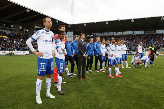 Norrköpings hela lag med Andreas Johansson närmast står