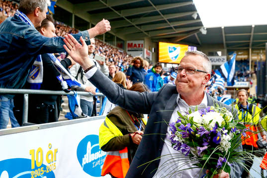 Norrköpings manager Janne Andersson avtackas