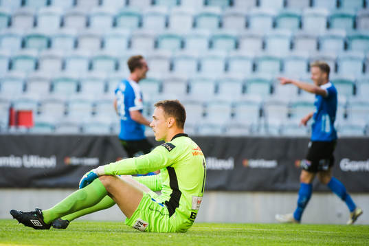 Örgrytes målvakt Robertino Kljajic deppar
