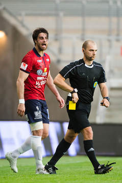 Örgrytes George Mourad reagerar på domare Adnan Dukic