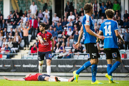 Örgrytes George Mourad pekar på straffpunkten