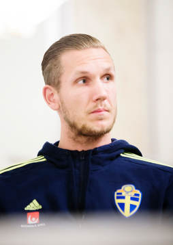 Svenska fotbollslandslagets målvakt Robin Olsen blir