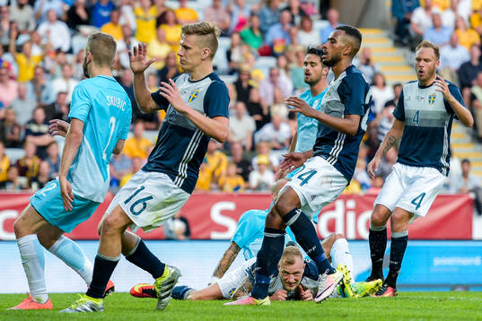 Sveriges  Pontus Wernbloom , Isaac Kiese Thelin , John