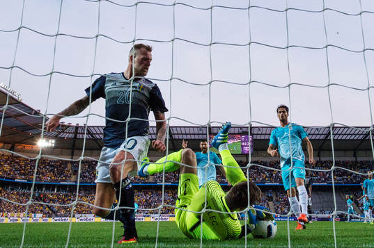 Sveriges John Guidetti reagerar