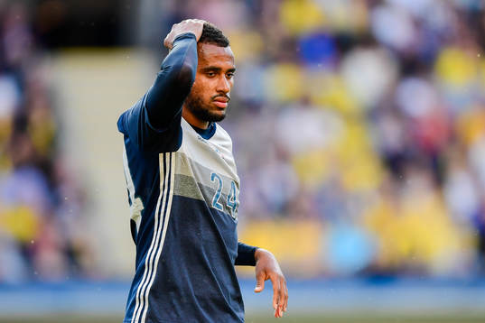 Sveriges Isaac Kiese Thelin deppar