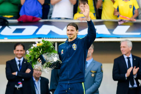 Sveriges Zlatan Ibrahimovic hyllas utav publiken