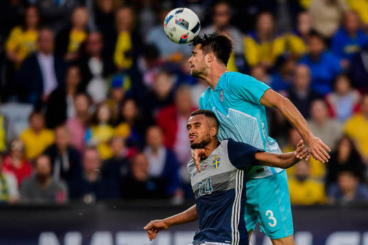 Sveriges Isaac Kiese Thelin och Luka Krajnc
