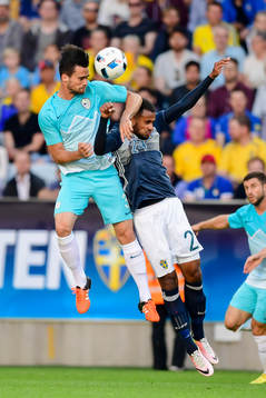 Sloveniens Luka Krajnc och Sveriges Isaac Kiese Thelin
