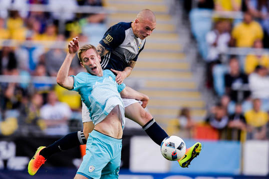 Sloveniens Miha Mevlja och Sveriges Victor Nilsson Lindelöf