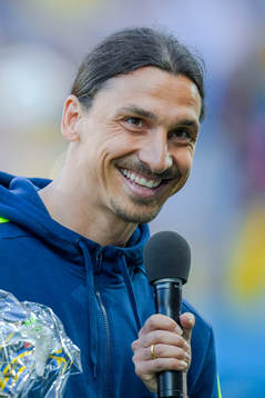 Sveriges Zlatan Ibrahimovic i halvtid